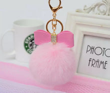 Load image into Gallery viewer, Pompom keychains
