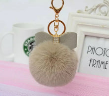 Load image into Gallery viewer, Pompom keychains
